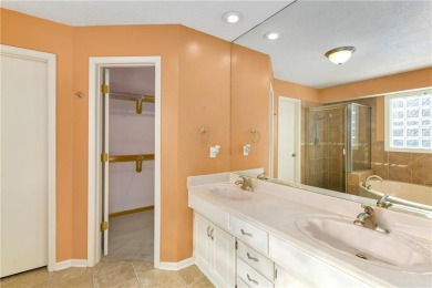 Welcome to 633 NE Saint Andrews Circle -- a beautifully on Lakewood Oaks Golf Club, Ltd. in Missouri - for sale on GolfHomes.com, golf home, golf lot