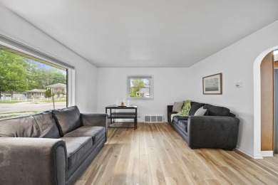 Move right in to this Essex Heights bungalow, with 1087 SF of on Ella Sharp Park Golf Course in Michigan - for sale on GolfHomes.com, golf home, golf lot