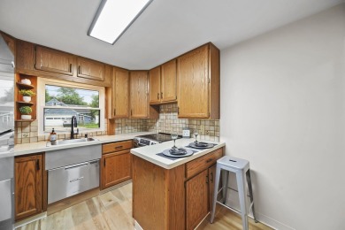 Move right in to this Essex Heights bungalow, with 1087 SF of on Ella Sharp Park Golf Course in Michigan - for sale on GolfHomes.com, golf home, golf lot