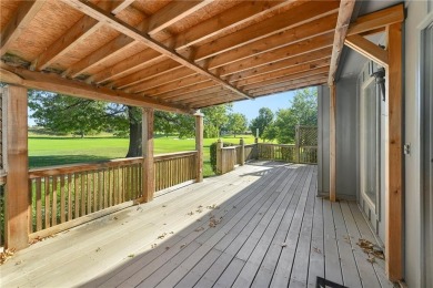 Welcome to 633 NE Saint Andrews Circle -- a beautifully on Lakewood Oaks Golf Club, Ltd. in Missouri - for sale on GolfHomes.com, golf home, golf lot