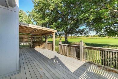 Welcome to 633 NE Saint Andrews Circle -- a beautifully on Lakewood Oaks Golf Club, Ltd. in Missouri - for sale on GolfHomes.com, golf home, golf lot