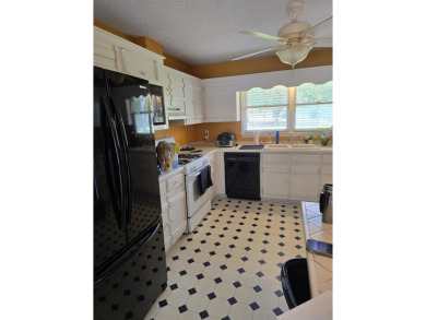 4 bedrooms, 3.5 baths ranch with inground pool on 1 acre of land on Cherokee National Golf and Country Club in South Carolina - for sale on GolfHomes.com, golf home, golf lot