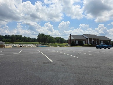 4 bedrooms, 3.5 baths ranch with inground pool on 1 acre of land on Cherokee National Golf and Country Club in South Carolina - for sale on GolfHomes.com, golf home, golf lot