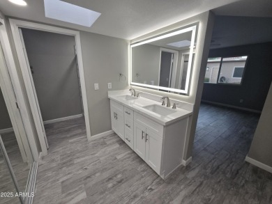 Turn-key, beautifully remodeled 2-bedroom & den & large 2-car on Cottonwood Country Club in Arizona - for sale on GolfHomes.com, golf home, golf lot
