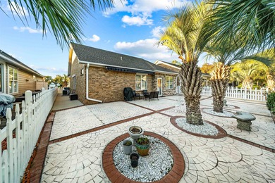 Beautifully maintained and fully furnished three-bedroom on Midway Par-3 in South Carolina - for sale on GolfHomes.com, golf home, golf lot