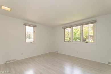 Fantastic contemporary3 Bedroom, 2.5 Bath lakefront colonial on Tanglewood National Golf Club in Ohio - for sale on GolfHomes.com, golf home, golf lot