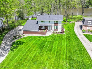 Fantastic contemporary3 Bedroom, 2.5 Bath lakefront colonial on Tanglewood National Golf Club in Ohio - for sale on GolfHomes.com, golf home, golf lot