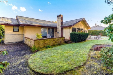 A beautifully remodeled, Mediterranean-inspired custom home on Club Green Meadows in Washington - for sale on GolfHomes.com, golf home, golf lot