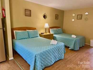 160 Whitney Blvd #7 in the Apple Valley Villas at Rumbling Bald on Rumbling Bald Resort on Lake Lure in North Carolina - for sale on GolfHomes.com, golf home, golf lot