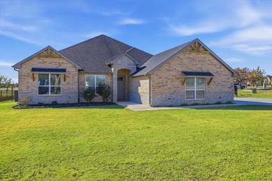Custom Home in an excellent location on the Granbury Golf Course on Granbury Country Club in Texas - for sale on GolfHomes.com, golf home, golf lot