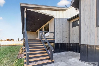 Beautiful & spacious custom home located in the desirable Teton on Teton Reserve in ID - for sale on GolfHomes.com, golf home, golf lot