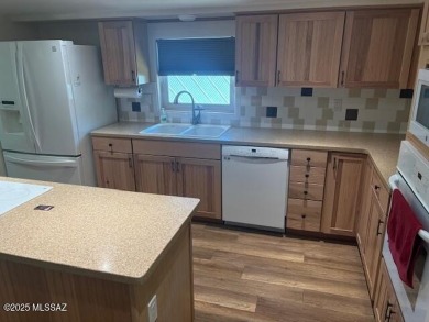 Beautifully renovated and updated north facing home in a on Tucson Estates Golf Course in Arizona - for sale on GolfHomes.com, golf home, golf lot