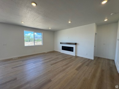 YOU'VE FOUND IT! DREAM HOME DREAM LOCATION *MOVE IN READY!!!** on Schneiters Riverside Golf Course in Utah - for sale on GolfHomes.com, golf home, golf lot