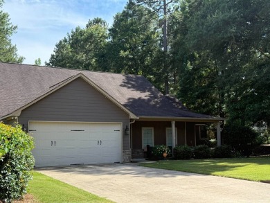 This beautiful, well maintained, 2,476 sqft home features a on Grand National Golf Course in Alabama - for sale on GolfHomes.com, golf home, golf lot