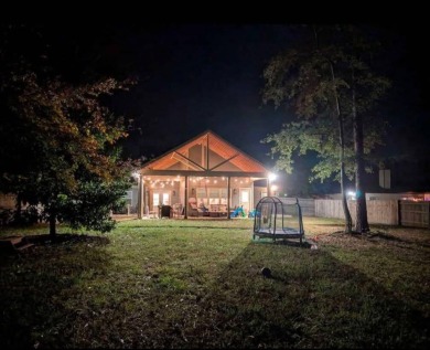 This beautiful, well maintained, 2,476 sqft home features a on Grand National Golf Course in Alabama - for sale on GolfHomes.com, golf home, golf lot