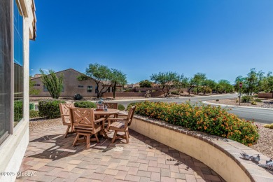 Step into the easy pace of Quail Creek living in this inviting on Quail Creek Country Club  in Arizona - for sale on GolfHomes.com, golf home, golf lot
