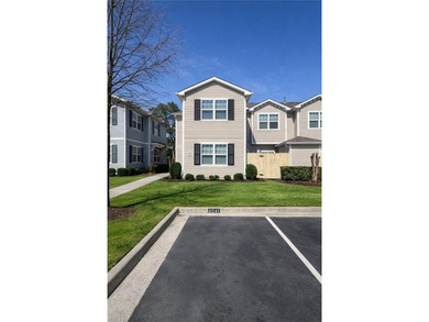 Charming 2-BEDROOM, 2.5-BATH condo in Hadley Park! Features a on Greenbrier Country Club in Virginia - for sale on GolfHomes.com, golf home, golf lot