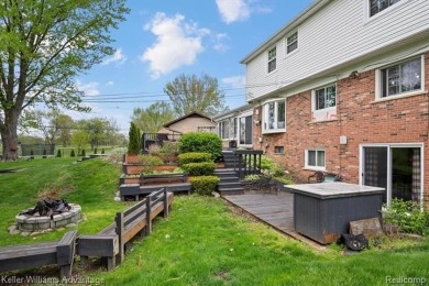 OFFER DEADLINE: 5/10 BY 9 AM. AGENTS, PLEASE READ REALTOR on Idyl Wyld Country Club in Michigan - for sale on GolfHomes.com, golf home, golf lot