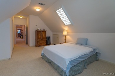 COVETED LAKEFRONT CUL-DE-SAC LIVING IN TOWNE LAKE. ENJOY on Arrowhead Country Club in Alabama - for sale on GolfHomes.com, golf home, golf lot