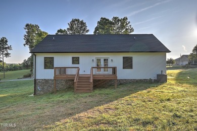 Welcome to a golfer's paradise where everyday living meets on The Crossings Golf Club in Tennessee - for sale on GolfHomes.com, golf home, golf lot