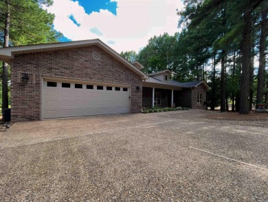 Impeccably maintained 4BR 3 bath, 2822 sf home on Isabella Golf on Isabella Golf Course  in Arkansas - for sale on GolfHomes.com, golf home, golf lot