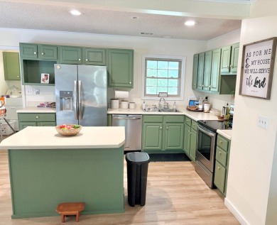 Welcome to 76 Cherokee Rd - a move-in-ready home packed with on Cherokee Village North Course in Arkansas - for sale on GolfHomes.com, golf home, golf lot