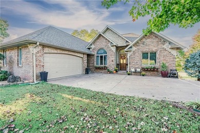 Brick and stone home built w/ attention to detail & quality on Holiday Island Executive Golf Course in Arkansas - for sale on GolfHomes.com, golf home, golf lot