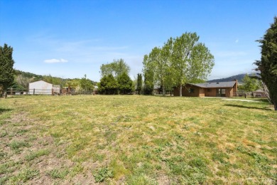 This beautifully updated 3-bedroom, 2-bathroom home offers 1,214 on Oak Tree Country Club in California - for sale on GolfHomes.com, golf home, golf lot