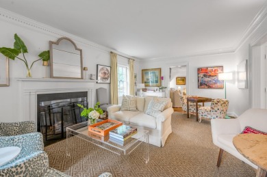 Welcome to this charming 1.5-story home in the highly on Idle Hour Country Club in Kentucky - for sale on GolfHomes.com, golf home, golf lot