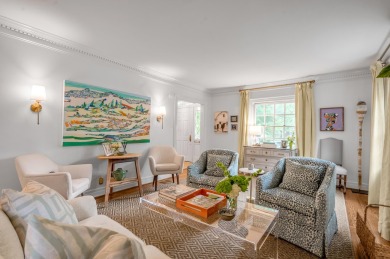 Welcome to this charming 1.5-story home in the highly on Idle Hour Country Club in Kentucky - for sale on GolfHomes.com, golf home, golf lot