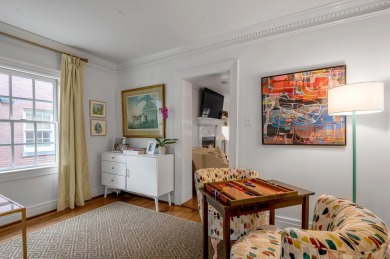 Welcome to this charming 1.5-story home in the highly on Idle Hour Country Club in Kentucky - for sale on GolfHomes.com, golf home, golf lot