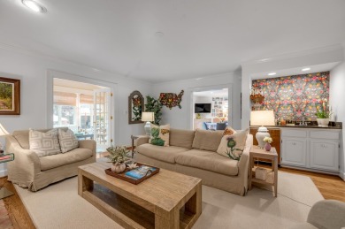 Welcome to this charming 1.5-story home in the highly on Idle Hour Country Club in Kentucky - for sale on GolfHomes.com, golf home, golf lot