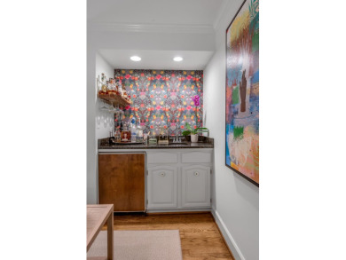 Welcome to this charming 1.5-story home in the highly on Idle Hour Country Club in Kentucky - for sale on GolfHomes.com, golf home, golf lot