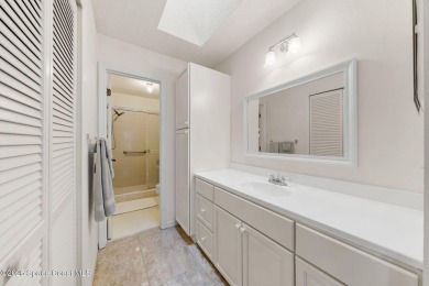 Beautifully updated in the heart of Suntree! This charming 2 on Suntree Country Club in Florida - for sale on GolfHomes.com, golf home, golf lot