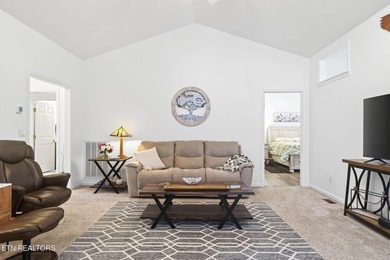 Move-in-ready one level condo tucked away on a quiet cul-de-sac on Lake Tansi Village Country Club in Tennessee - for sale on GolfHomes.com, golf home, golf lot