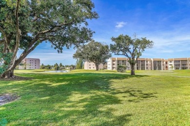 Totally remodeled 2/2 condo from top to bottom in Sunrise Lakes on Sunrise Lakes Phase IV Golf Course in Florida - for sale on GolfHomes.com, golf home, golf lot