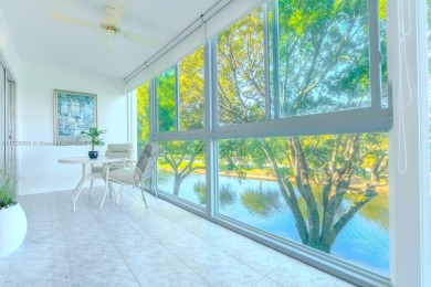 REDUCED! ***BEST VALUE IN WYNMOOR***IMPACT WINDOWS* WASHER/DRYER on Wynmoor Golf Course in Florida - for sale on GolfHomes.com, golf home, golf lot