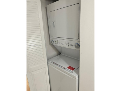 REDUCED! ***BEST VALUE IN WYNMOOR***IMPACT WINDOWS* WASHER/DRYER on Wynmoor Golf Course in Florida - for sale on GolfHomes.com, golf home, golf lot