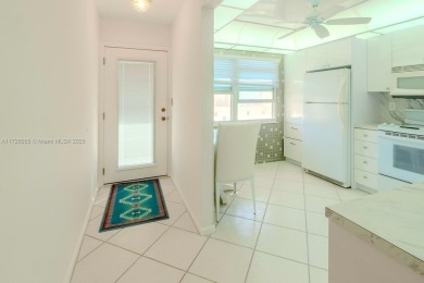 REDUCED! ***BEST VALUE IN WYNMOOR***IMPACT WINDOWS* WASHER/DRYER on Wynmoor Golf Course in Florida - for sale on GolfHomes.com, golf home, golf lot