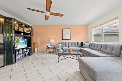 Beautiful 2-bedroom, 2-bath waterfront villa in the highly on Kings Point Golf - Executive in Florida - for sale on GolfHomes.com, golf home, golf lot