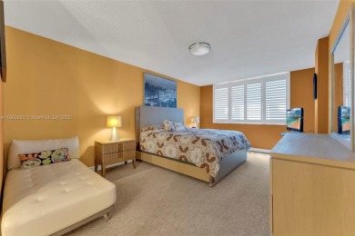 Beautifully updated 2-bed, 2-bath condo in an all-ages on Hillcrest Golf and Country Club in Florida - for sale on GolfHomes.com, golf home, golf lot