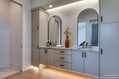 Welcome to 105 JE Hamilton, a stunning residence that offers on Vaaler Creek Golf Club in Texas - for sale on GolfHomes.com, golf home, golf lot