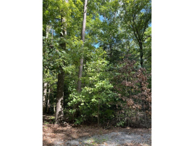 This is your chance to own a wooded DOUBLE lot in the Tanglewood on Tanglewood Shores Golf Club in Virginia - for sale on GolfHomes.com, golf home, golf lot