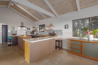 Discover the perfect blend of modern upgrades and island living on Discovery Harbour Golf Course in Hawaii - for sale on GolfHomes.com, golf home, golf lot