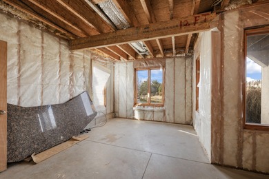 This 4 bed, 3.5 bath home is located in the San Poppi on Millwood Golf and Racquet Club in Missouri - for sale on GolfHomes.com, golf home, golf lot