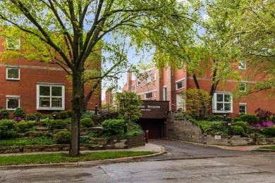 Stylish 3-Bedroom Townhome with Golf Course Views in Coveted on Frank Govern Memorial Golf Course in Illinois - for sale on GolfHomes.com, golf home, golf lot