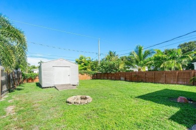 Rare chance to own this beautiful cottage in the sought after on Lake Worth Municipal Golf Course in Florida - for sale on GolfHomes.com, golf home, golf lot