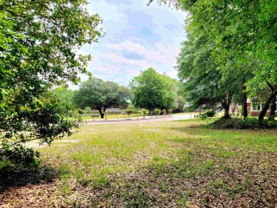 This beautiful lot is located by the Tanglewood Oaks Golf Course on Tanglewood Golf Club in Florida - for sale on GolfHomes.com, golf home, golf lot