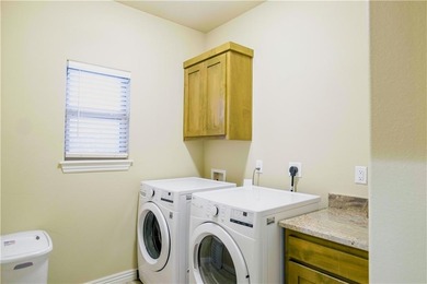 Looking for a 2-bed home in Bella Vista with easy I-49 access on Bella Vista Country Club - Highlands in Arkansas - for sale on GolfHomes.com, golf home, golf lot