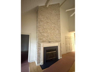 Stunning 2-Bedroom Condo in Pawleys Plantation - Modern Upgrades on Pawleys Plantation Golf and Country Club in South Carolina - for sale on GolfHomes.com, golf home, golf lot